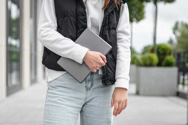 Основные технические характеристики и дизайн Lenovo Yoga 300